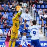 Tomeu Nadal cerca de la portería del Levante UD